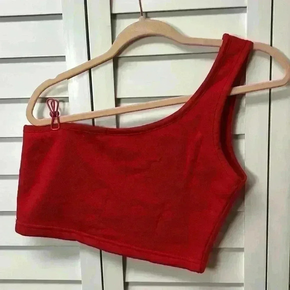 Pretty Little Thing Shape Red One Shoulder Star Player Crop Top Size Medium NWT - Picture 7 of 10
